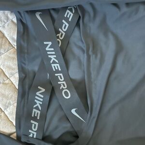 Nike Pro Dri-fit cropped top